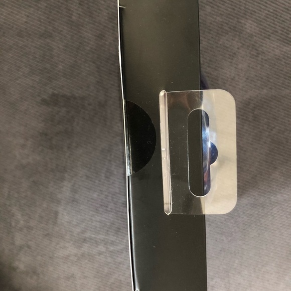 NEW Bluetooth Wireless Speaker - Picture 2 of 3